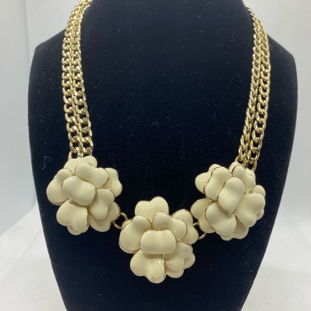 Talbots Elegant Cream Floral Necklace Approximately 17”